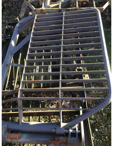 Volvo (1763) 16289618 Heckschutzgitter / rear protection - Attachment for Construction machinery: picture 4 Volvo (1763) 16289618 Heckschutzgitter / rear protection - Attachment for Construction machinery: picture 4