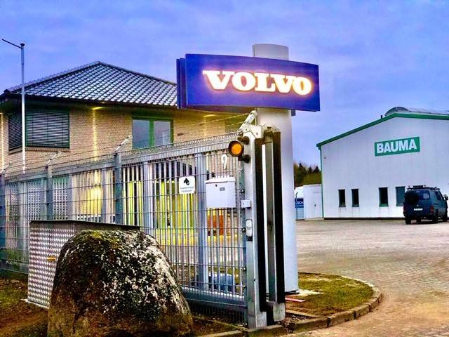 Volvo (99000453) 0.40 m Tieflöffel / bucket MS 01 - Attachment for Construction machinery: picture 1 Volvo (99000453) 0.40 m Tieflöffel / bucket MS 01 - Attachment for Construction machinery: picture 1