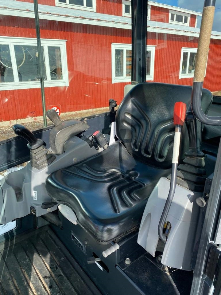 Mini excavator Kubota KX016-4: picture 19