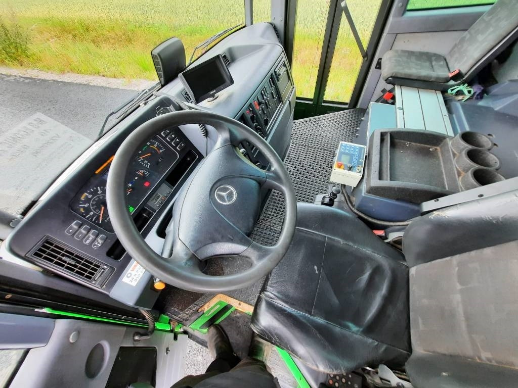 Garbage truck Mercedes-Benz Econic 2633: picture 9