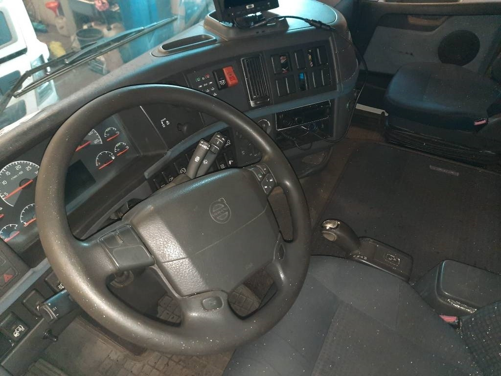 Volvo FH 13 440 - Cab chassis truck: picture 5 Volvo FH 13 440 - Cab chassis truck: picture 5