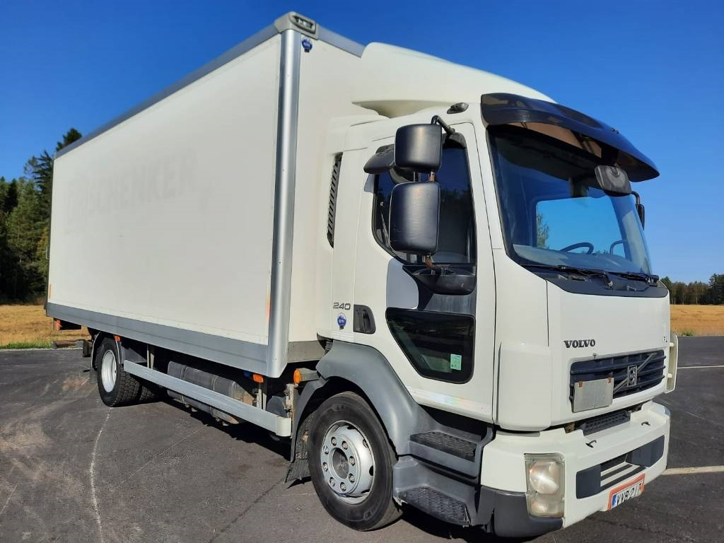 Volvo FL 240  - Box truck: picture 2 Volvo FL 240  - Box truck: picture 2