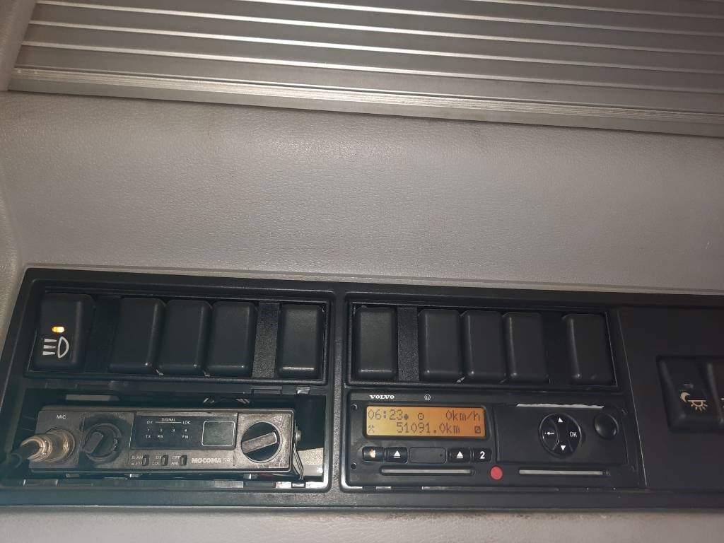 Container transporter/ Swap body truck Volvo FM-11: picture 9