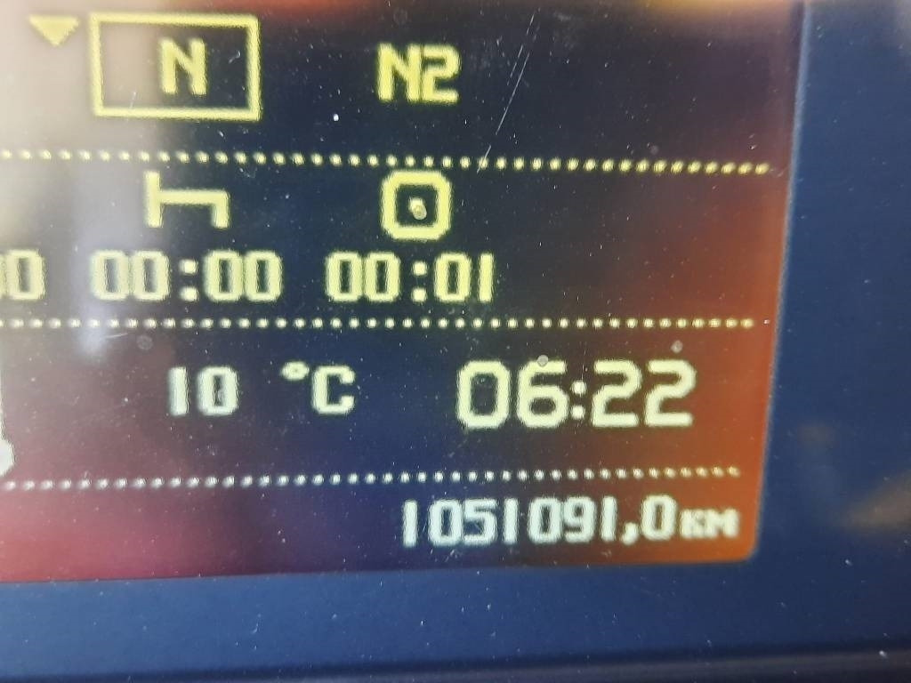 Container transporter/ Swap body truck Volvo FM-11: picture 10