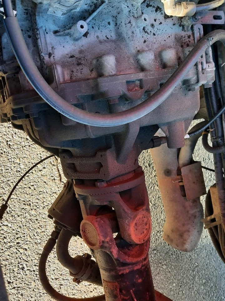 Container transporter/ Swap body truck Volvo FM-11: picture 11