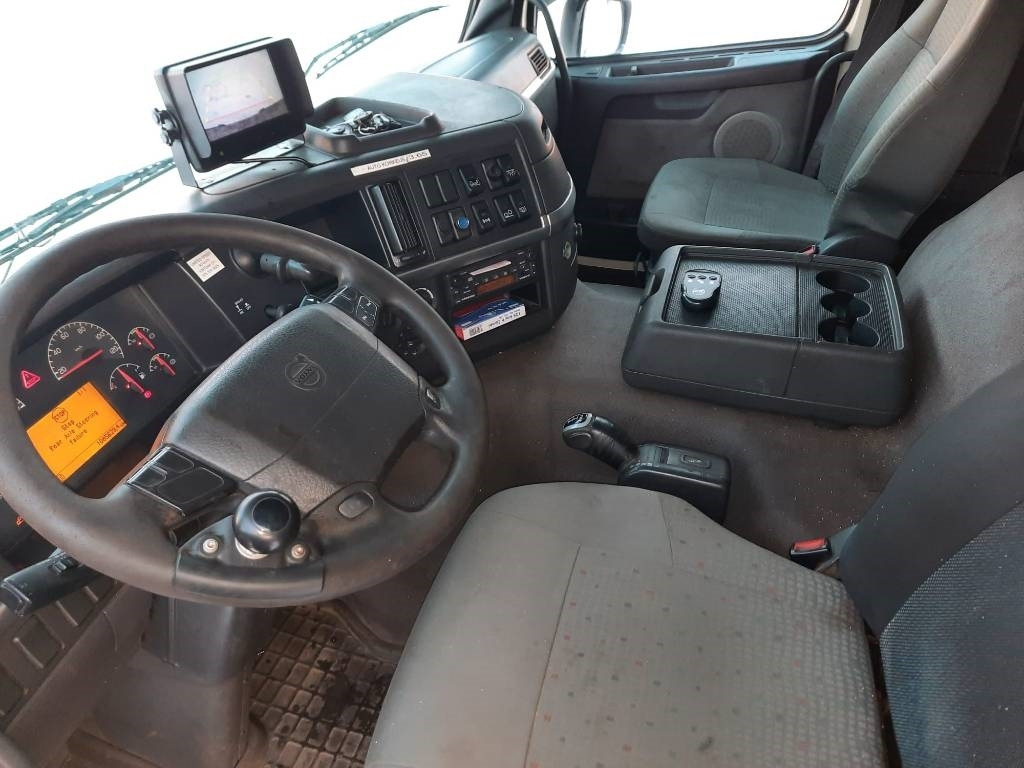 Box truck Volvo FM 9 300: picture 6