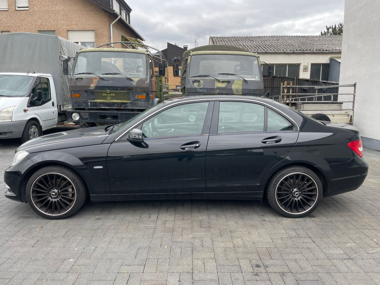 Sedan Mercedes-Benz C 180 C -Klasse Lim. C 180 CGI BlueEfficiency: picture 8