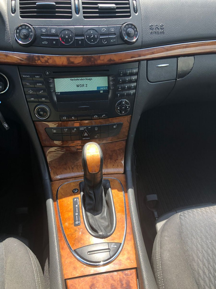 Sedan Mercedes-Benz E 240 E -Klasse Lim. Elegance: picture 18