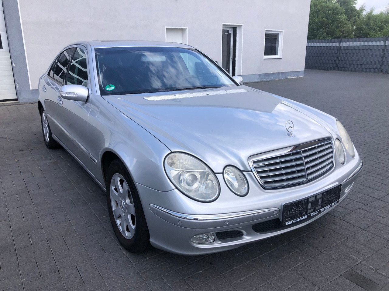 Sedan Mercedes-Benz E 240 E -Klasse Lim. Elegance: picture 1