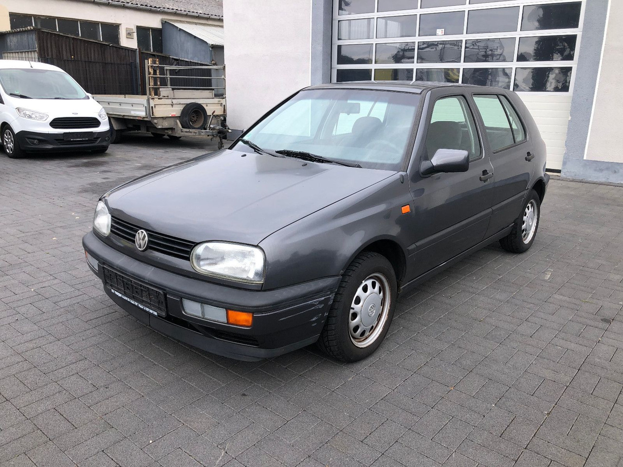 Volkswagen Golf 1.8 GL Klima - Sedan: picture 3 Volkswagen Golf 1.8 GL Klima - Sedan: picture 3