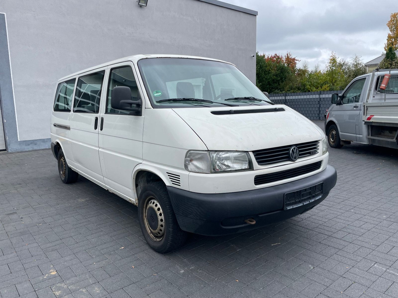 Volkswagen T4 Caravelle 2,5 TDI 75kW syncro lang, 9-Sitzer - Passenger van: picture 1 Volkswagen T4 Caravelle 2,5 TDI 75kW syncro lang, 9-Sitzer - Passenger van: picture 1