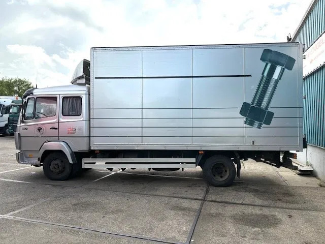 Mercedes-Benz LK 817 (6-CILINDER) ORIGINAL DUTCH TRUCK WITH CLOSED BOX (MANUAL GEARBOX / FULL STEEL SUSPENSION) - Box truck: picture 5 Mercedes-Benz LK 817 (6-CILINDER) ORIGINAL DUTCH TRUCK WITH CLOSED BOX (MANUAL GEARBOX / FULL STEEL SUSPENSION) - Box truck: picture 5