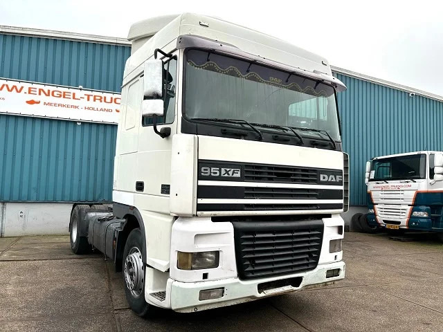 DAF 95.380 XF SPACECAB (EURO 2 (MECHANICAL PUMP & INJECTORS) / ZF16 MANUAL GEARBOX / AIRCONDITIONING) - Tractor unit: picture 2 DAF 95.380 XF SPACECAB (EURO 2 (MECHANICAL PUMP & INJECTORS) / ZF16 MANUAL GEARBOX / AIRCONDITIONING) - Tractor unit: picture 2