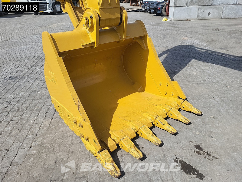 New Crawler excavator Caterpillar 323 D3: picture 12
