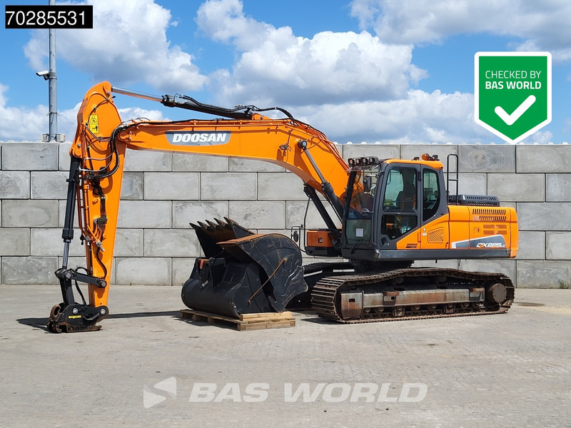 Doosan DX225 LC-5 3 BUCKETS - Crawler excavator: picture 1 Doosan DX225 LC-5 3 BUCKETS - Crawler excavator: picture 1