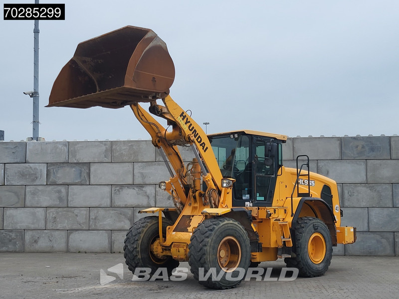 Hyundai HL955 - Wheel loader: picture 2 Hyundai HL955 - Wheel loader: picture 2