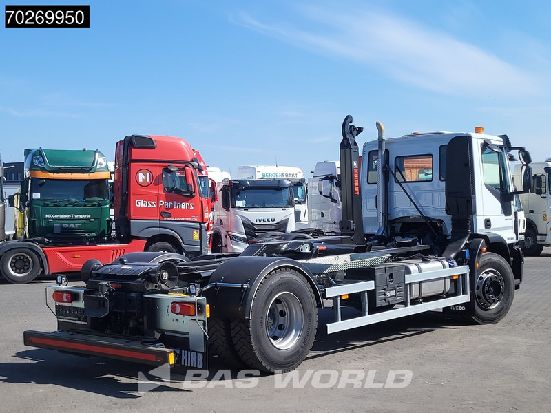 Iveco Eurocargo 180E320 4X2 NEW! 14tons Hiab Multilift ULT14S51 ACC Euro 6 - Hook lift truck: picture 5 Iveco Eurocargo 180E320 4X2 NEW! 14tons Hiab Multilift ULT14S51 ACC Euro 6 - Hook lift truck: picture 5