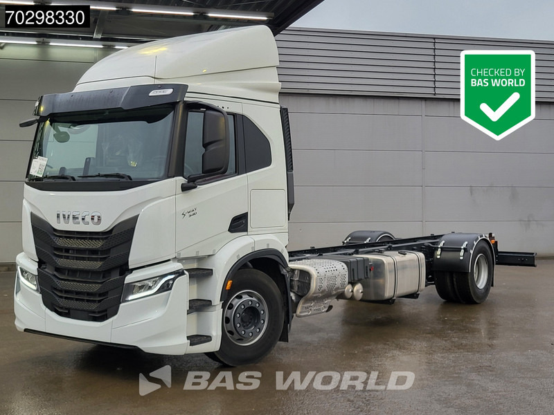 Iveco S-WAY 340 4X2 NEW! Chassis Automatic LED ACC Euro 6 - Cab chassis truck: picture 1 Iveco S-WAY 340 4X2 NEW! Chassis Automatic LED ACC Euro 6 - Cab chassis truck: picture 1