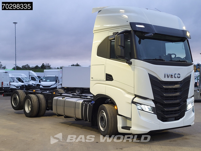 Iveco S-Way 530 6X2 NEW chassis! Retarder Standairco Lift+Steering-Axle Automatic LED ACC Euro 6 - Cab chassis truck: picture 3 Iveco S-Way 530 6X2 NEW chassis! Retarder Standairco Lift+Steering-Axle Automatic LED ACC Euro 6 - Cab chassis truck: picture 3