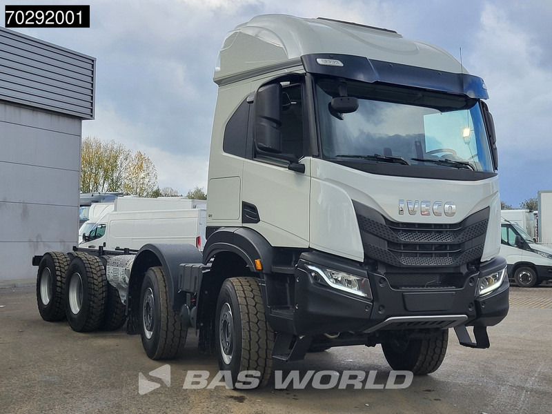 Iveco T-WAY 510 8X4 NEW! Retarder Big-Axle Steelsuspension LED Euro 6 - Cab chassis truck: picture 3 Iveco T-WAY 510 8X4 NEW! Retarder Big-Axle Steelsuspension LED Euro 6 - Cab chassis truck: picture 3