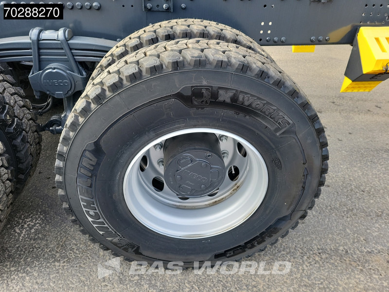 New Cab chassis truck Iveco X-Way 460 6X4 NEW chassis Retarder Big-Axle Full Steel Navi Euro 6: picture 15