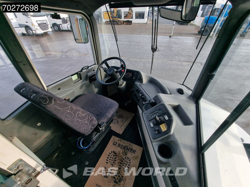 Terminal tractor Kalmar T2 4X2 Big-Axle Drumbrakes Hydraulik Hebesattel: picture 16