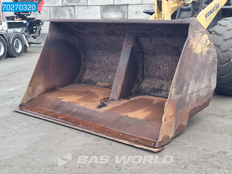 Wheel loader Komatsu WA380-6: picture 16