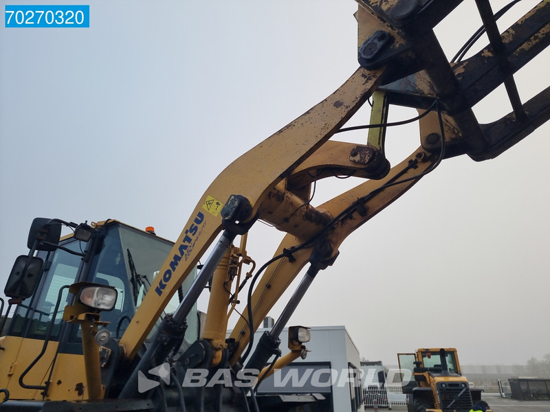 Wheel loader Komatsu WA380-6: picture 12