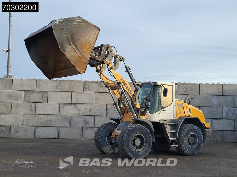 Liebherr L538 High Tip Bucket - Wheel loader: picture 3 Liebherr L538 High Tip Bucket - Wheel loader: picture 3