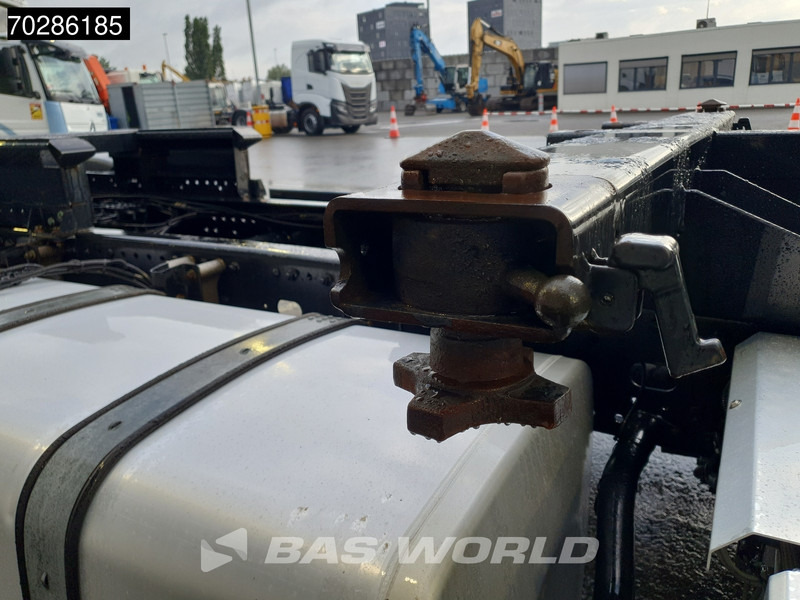 Container transporter/ Swap body truck MAN TGX 26.470 6X2 BDF Lift-Axle ACC XXL Retarder Navi Euro 6: picture 9