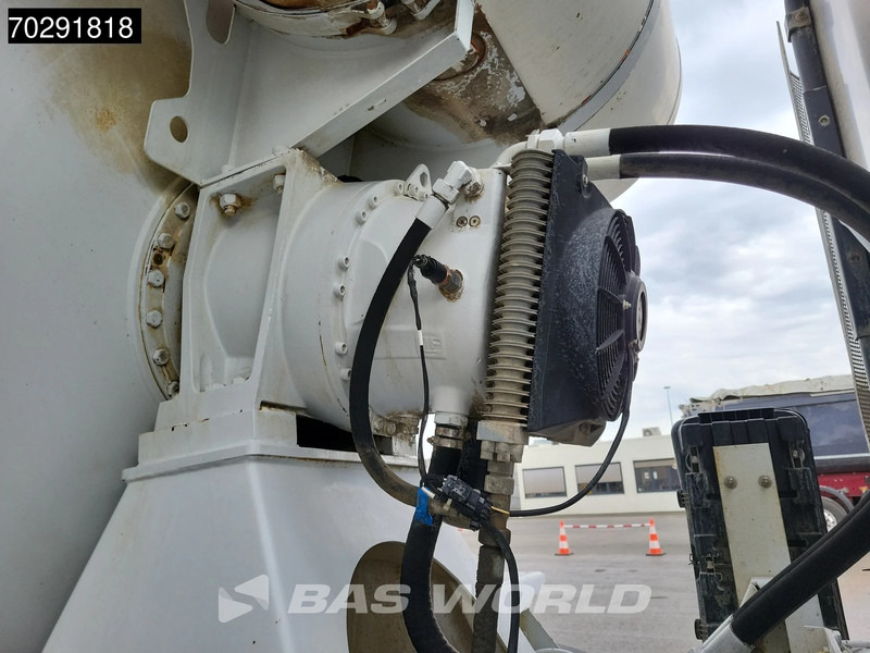 Concrete mixer truck Mercedes-Benz Actros 3241 8X4 9m3 Stetter Steelsuspension 3-Pedals Retarder Euro 4: picture 15 Concrete mixer truck Mercedes-Benz Actros 3241 8X4 9m3 Stetter Steelsuspension 3-Pedals Retarder Euro 4: picture 15