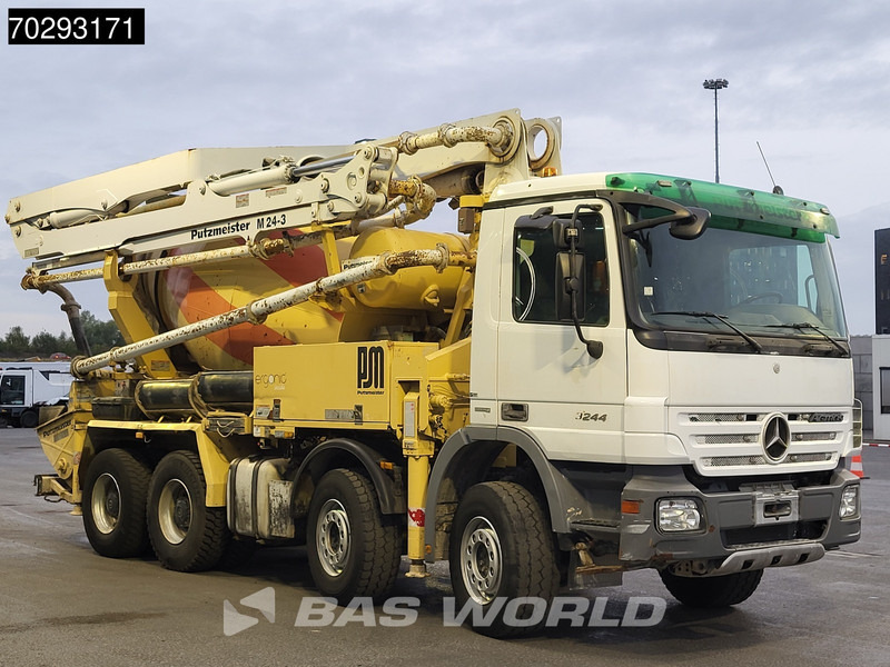 Concrete pump truck Mercedes-Benz Actros 3244 8X4 Retarder Putzmeister 24 Mtrs Pumi Big-Axle 3-Pedals Euro 4: picture 8