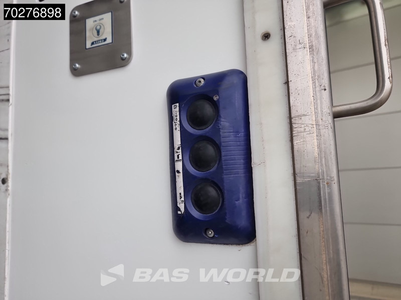 Refrigerator truck Mercedes-Benz Antos 2746 6X2 Carrier Supra 1250 Silent Mt ladebordwand Lift+Lenkachse Euro 6: picture 16 Refrigerator truck Mercedes-Benz Antos 2746 6X2 Carrier Supra 1250 Silent Mt ladebordwand Lift+Lenkachse Euro 6: picture 16