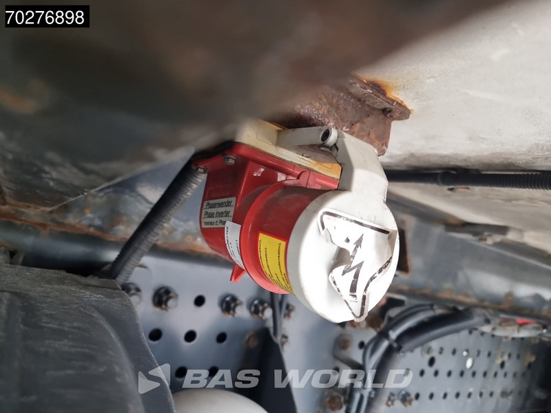 Refrigerator truck Mercedes-Benz Antos 2746 6X2 Carrier Supra 1250 Silent Mt ladebordwand Lift+Lenkachse Euro 6: picture 9 Refrigerator truck Mercedes-Benz Antos 2746 6X2 Carrier Supra 1250 Silent Mt ladebordwand Lift+Lenkachse Euro 6: picture 9