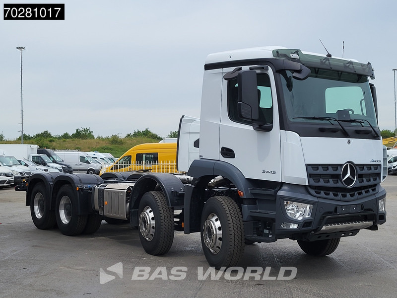 Mercedes-Benz Arocs 3743 8X4 NEW chassis Big-Axle Alcoa's Euro 6 - Cab chassis truck: picture 3 Mercedes-Benz Arocs 3743 8X4 NEW chassis Big-Axle Alcoa's Euro 6 - Cab chassis truck: picture 3