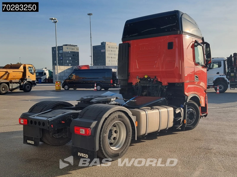 Iveco S-Way 490 4X2 DAMAGED! chassis bent 2x Tanks LED Navi Euro 6 - Tractor unit: picture 5 Iveco S-Way 490 4X2 DAMAGED! chassis bent 2x Tanks LED Navi Euro 6 - Tractor unit: picture 5