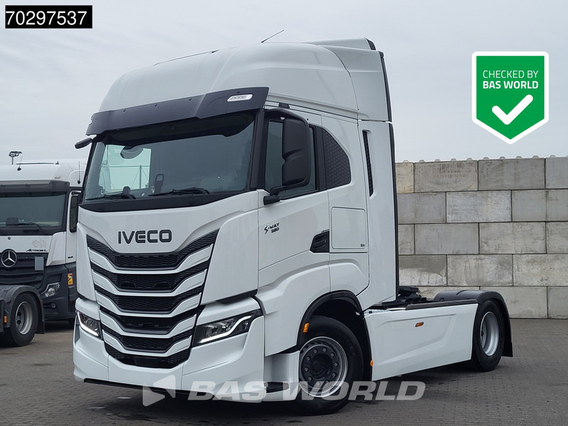Iveco S-Way 580 4X2 NEW! 2x Tanks Standklima Navi ACC LED Euro 6 - Tractor unit: picture 1 Iveco S-Way 580 4X2 NEW! 2x Tanks Standklima Navi ACC LED Euro 6 - Tractor unit: picture 1