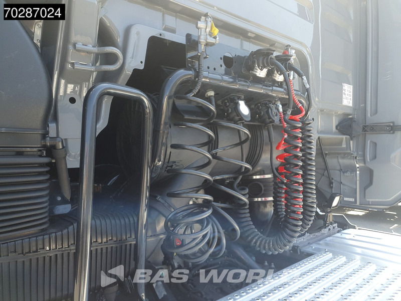 Tractor unit MAN TGX 18.520 4X2 Individual Lion S! GX Retarder Full-Air 2x Tanks Navi LED ACC Euro 6: picture 10