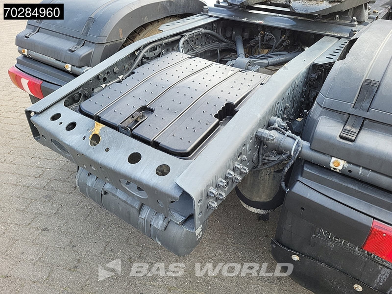 Tractor unit Mercedes-Benz Actros 1845 4X2 ClassicSpace Retarder Euro 6: picture 15