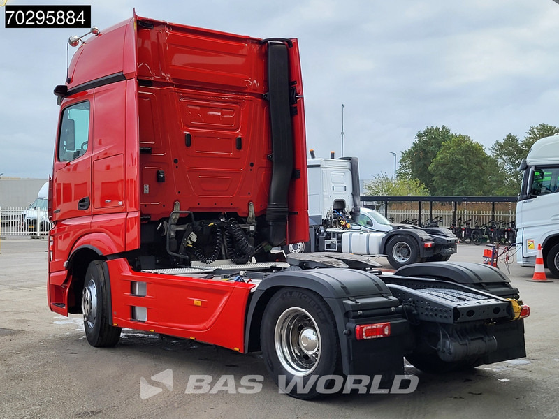 Mercedes-Benz Actros 1858 4X2 GigaSpace Retarder 2xTanks Leather Standairco PPC Navi ACC Euro 6 - Tractor unit: picture 2 Mercedes-Benz Actros 1858 4X2 GigaSpace Retarder 2xTanks Leather Standairco PPC Navi ACC Euro 6 - Tractor unit: picture 2