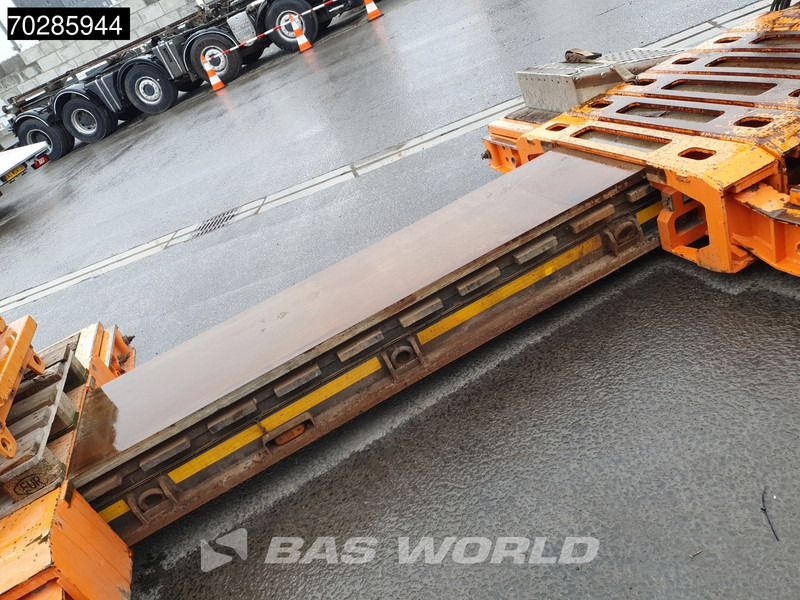 Tractor unit Mercedes-Benz Actros 8X4 180T GigaSpace Retarder Hydrauliek BigAxle Alcoa´s // Lowbed Trailer / 6 Axles / Hydraulic Pendle Axles / Extendable: picture 16