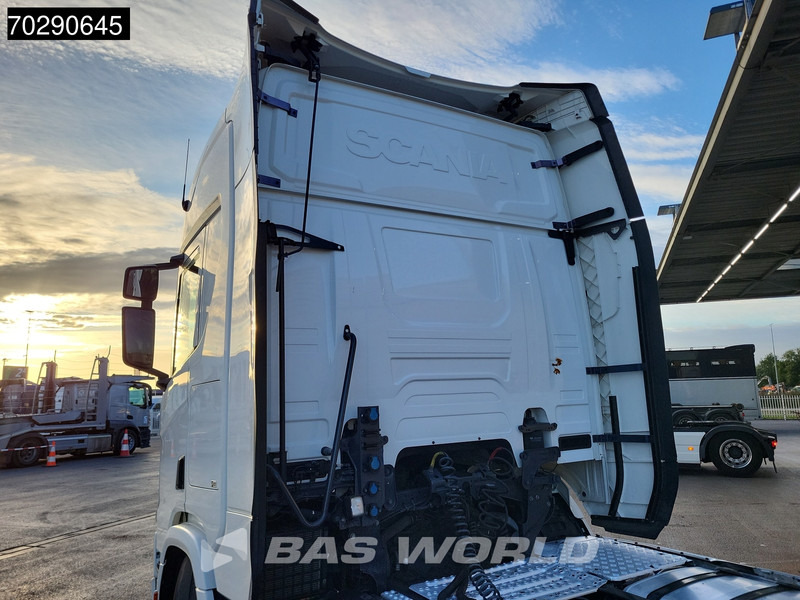 Scania R450 4X2 Mega Retarder 2x Tanks LED Standklima Euro 6 - Tractor unit: picture 5 Scania R450 4X2 Mega Retarder 2x Tanks LED Standklima Euro 6 - Tractor unit: picture 5