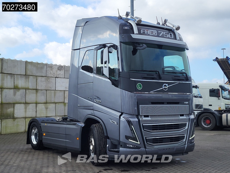 Volvo FH16 750 4X2 2x Tanks Standklima ACC Alcoa's LED - Tractor unit: picture 3 Volvo FH16 750 4X2 2x Tanks Standklima ACC Alcoa's LED - Tractor unit: picture 3