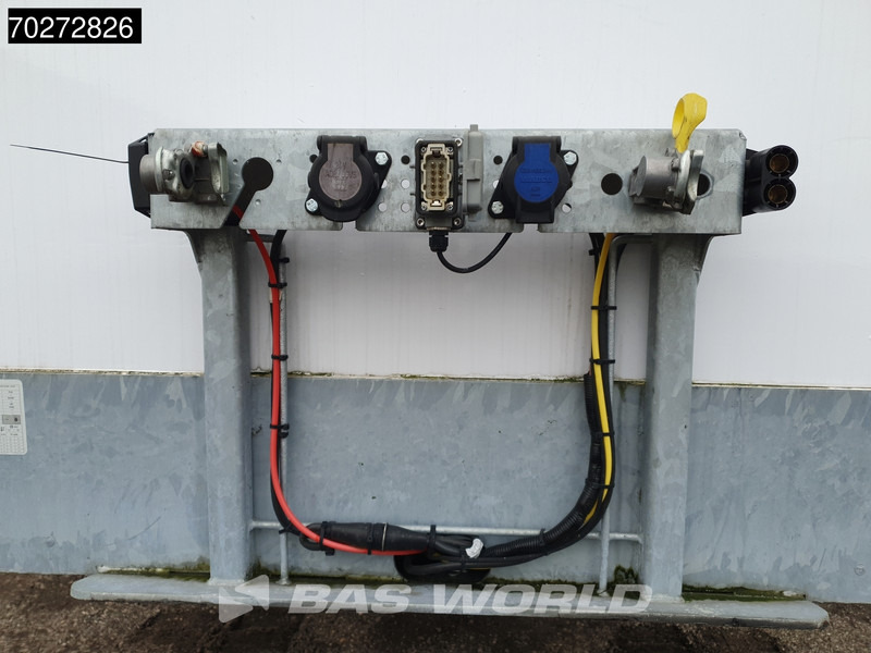 Closed box semi-trailer Trias 711-250 1 Axle TÜV 07/26 City Trailer 25Tons + 2.5T Tailgate + Isoliert: picture 16