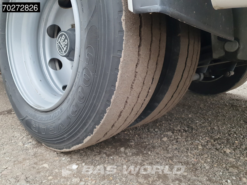 Closed box semi-trailer Trias 711-250 1 Axle TÜV 07/26 City Trailer 25Tons + 2.5T Tailgate + Isoliert: picture 19