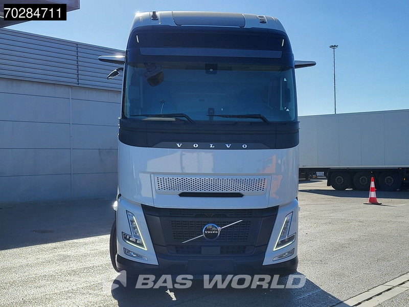 Volvo FH 540 6X2 NEW Horsetruck chassis Lift+Lenkachse Dynamic Steering Mirror cam Euro 6 - Cab chassis truck: picture 5 Volvo FH 540 6X2 NEW Horsetruck chassis Lift+Lenkachse Dynamic Steering Mirror cam Euro 6 - Cab chassis truck: picture 5
