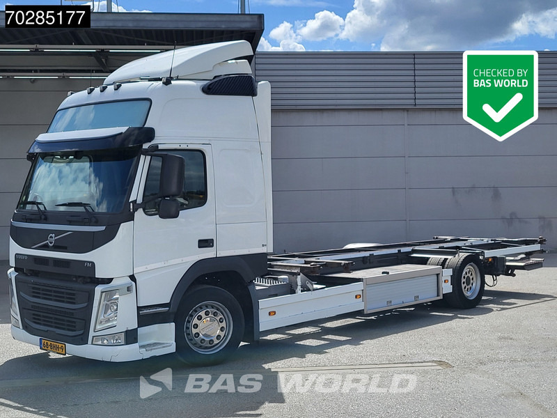 Container transporter/ Swap body truck Volvo FM 370 4X2 19tons BDF NL-Truck Ladebordwand VEB Xenon ACC Euro 6: picture 1