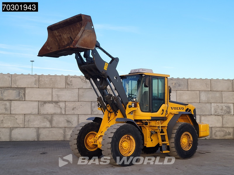 Volvo L90 F - Wheel loader: picture 2 Volvo L90 F - Wheel loader: picture 2