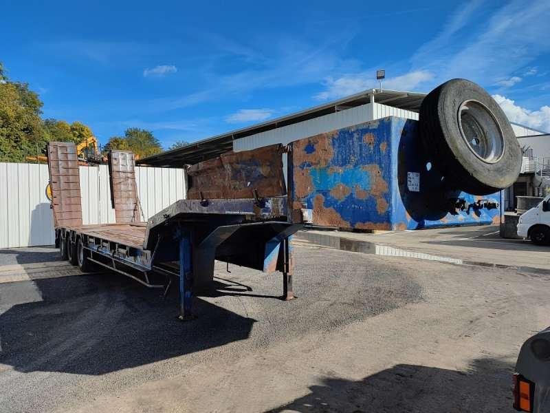 Low loader semi-trailer Actm 3 ESSIEUX: picture 8