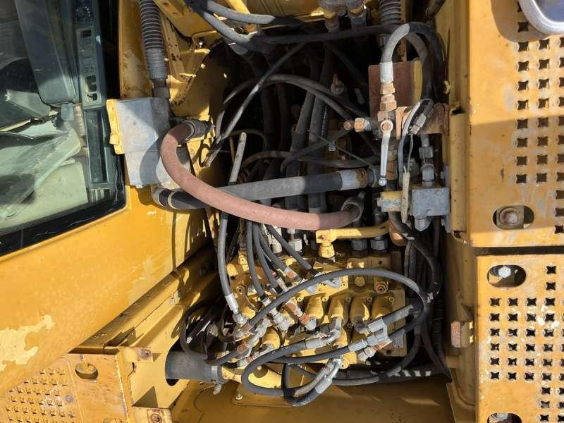 Crawler excavator Caterpillar 312C: picture 30
